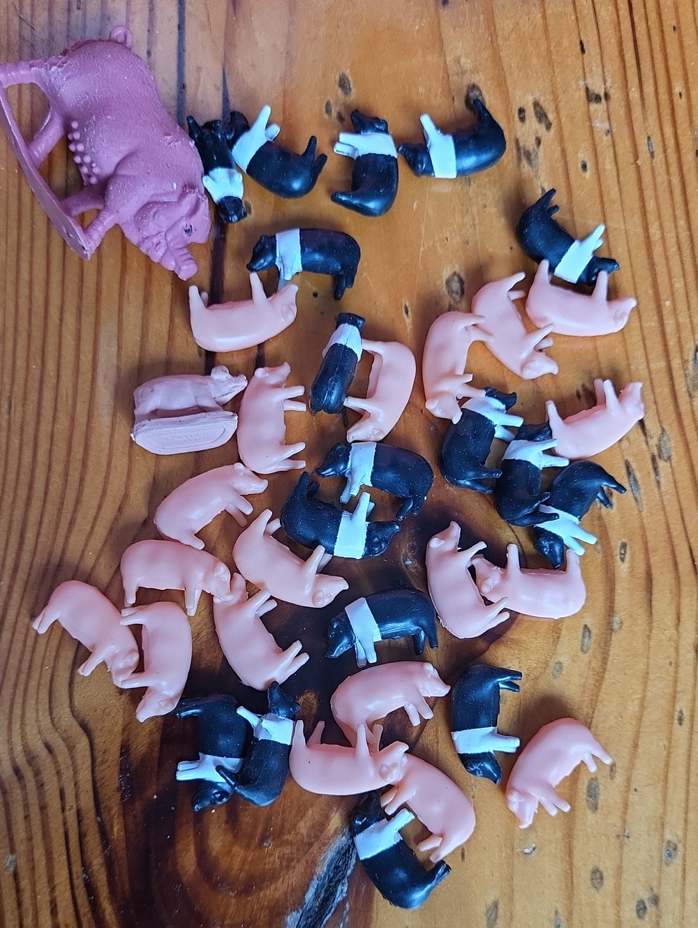 Assorted Kids Farm Animal Toy Set - Pink and Black Pigs